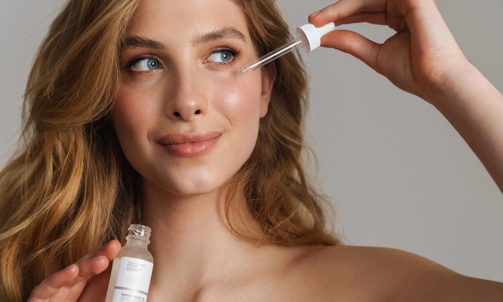 How do hyaluronic acid serums maintain skin hydration?